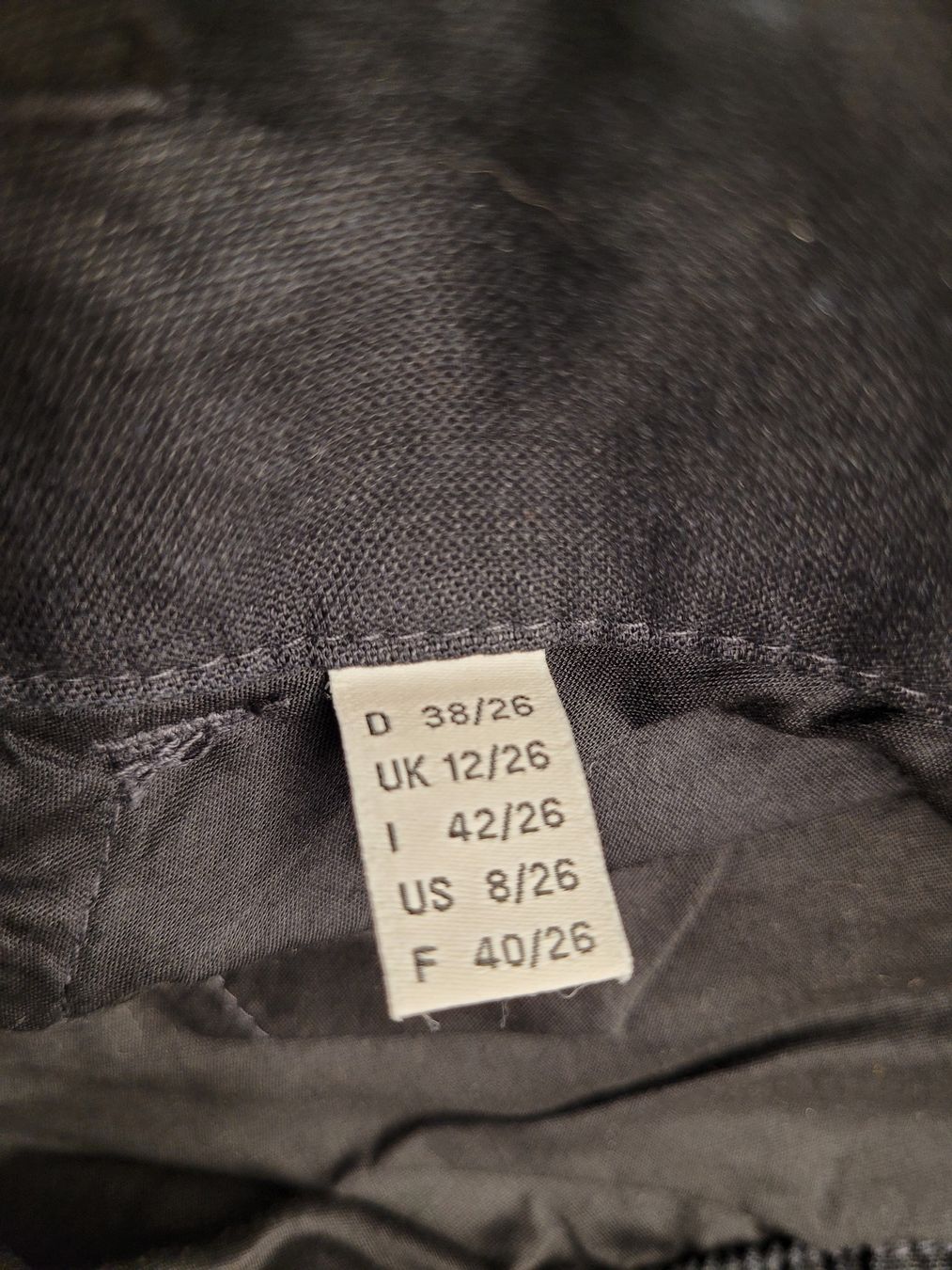 Esprit Pantaloni: ESPRIT pantalon noir 40 – Usato da Lausanne venduto da PlusValue_Lausanne 3