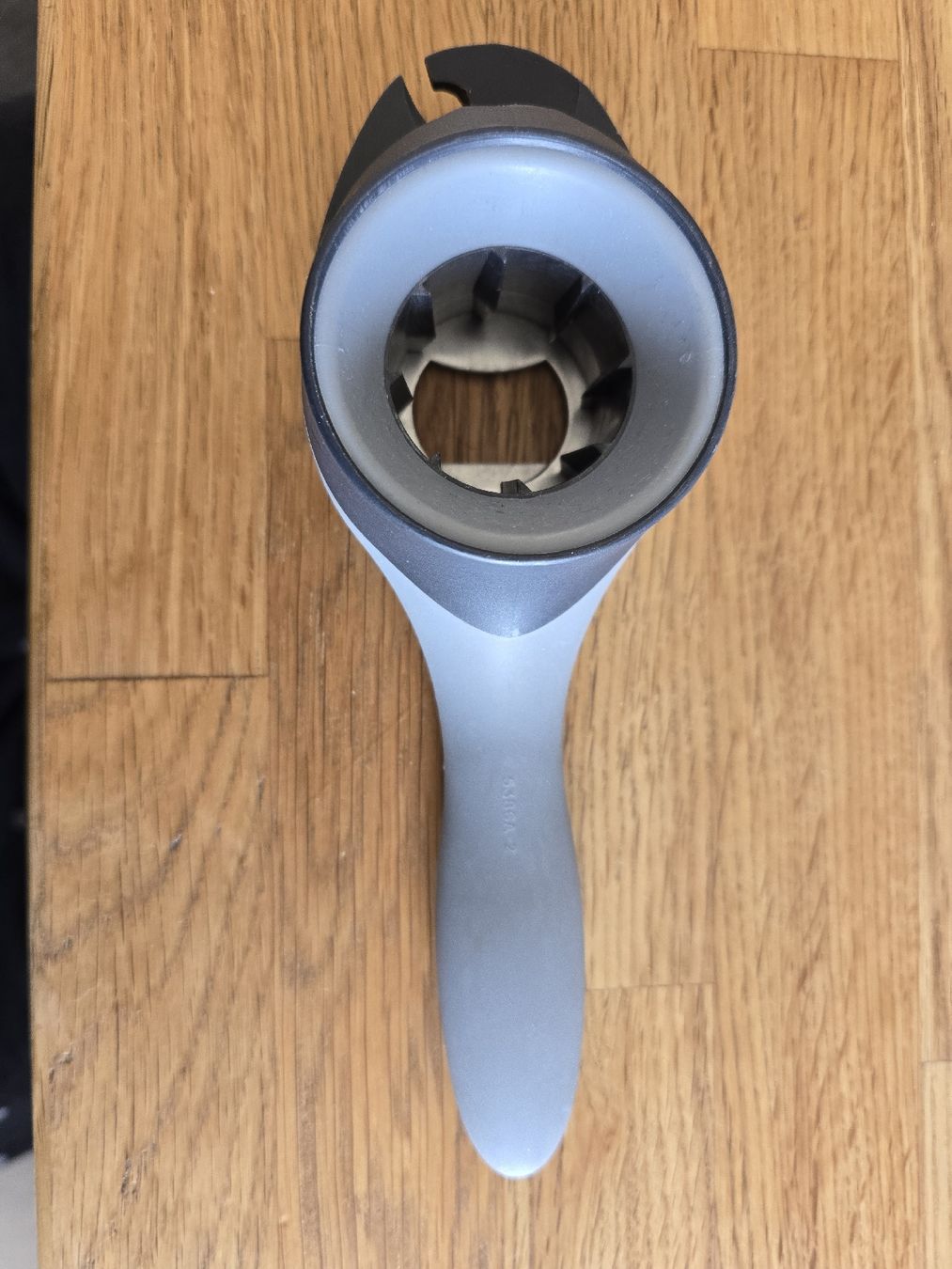 Tupperware Elettrodomestici da cucina: Tupperware Flaschenöffner ergonomisch – Usato da Laufenburg venduto da may_r2st 1
