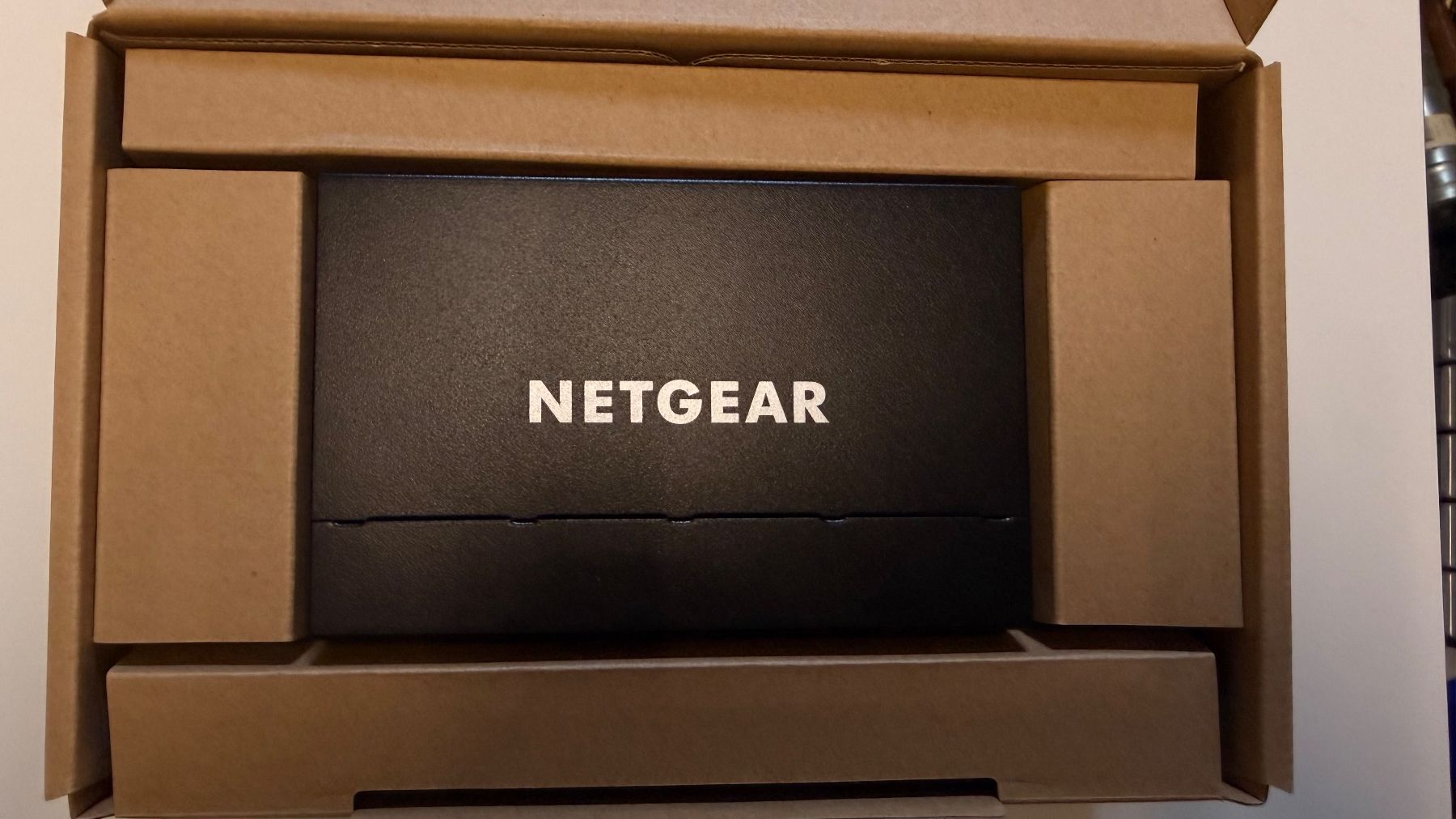 Netgear Hubs & Switches: Netgear GS308 EPP v1 – Gebraucht aus Balsthal von eugenio.rodriguez 4