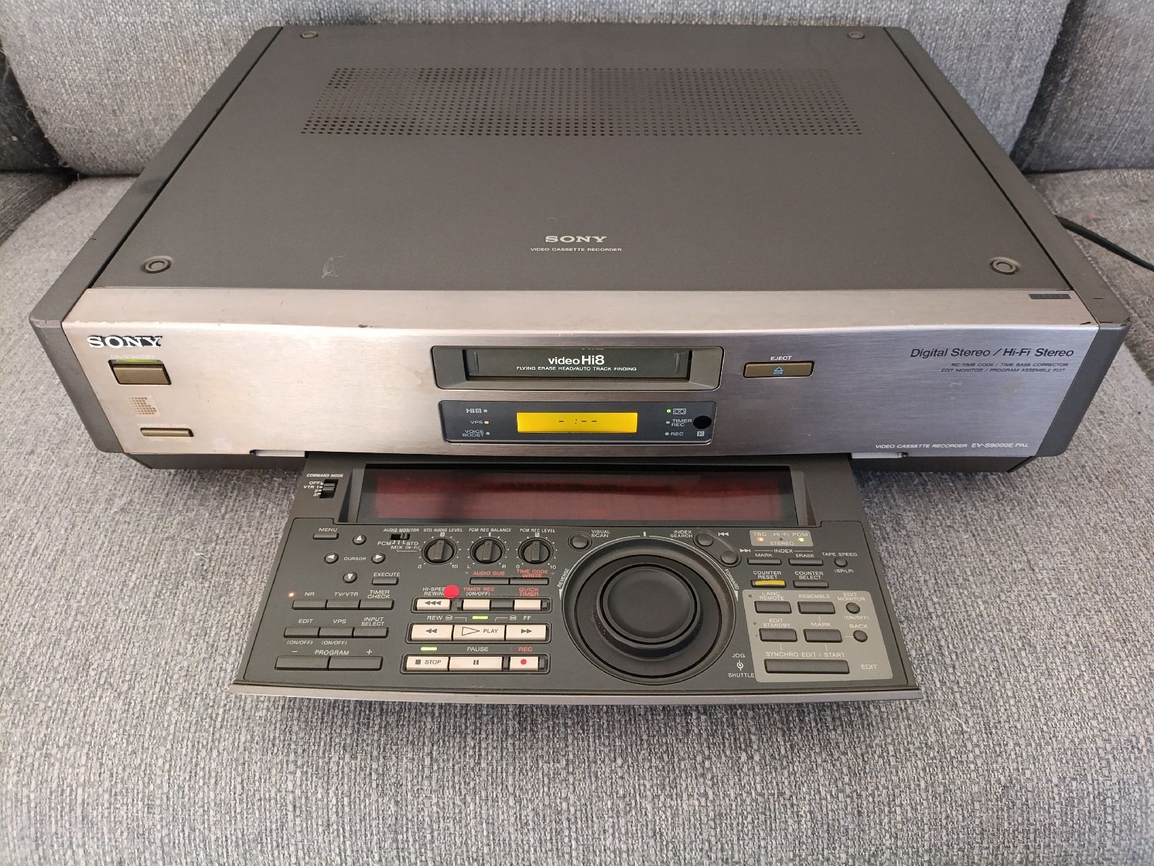 Sony Multimediaplayer & Streamer: Sony Hi8 Player EV-S9000E VC, defekt – Defekt aus Wil SG von