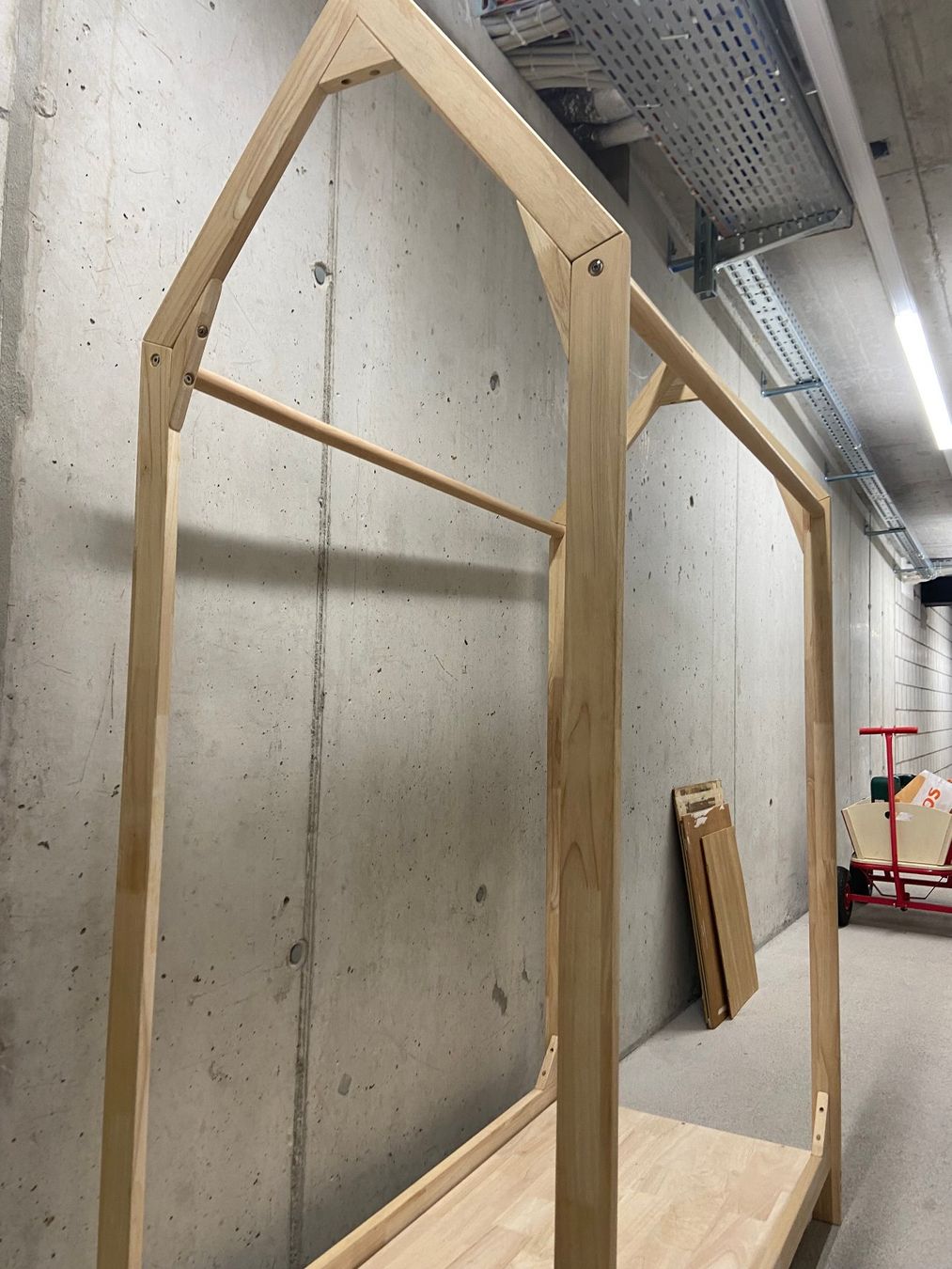 Porte manteau: Holzgarderobe – D'occasion à Allschwil par SibyLNAT1969 1