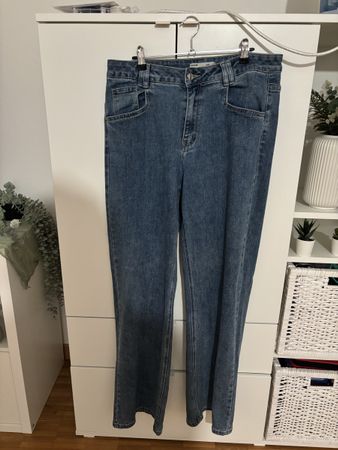 Damen Jeans blau weit geschnitten guter Zustand
