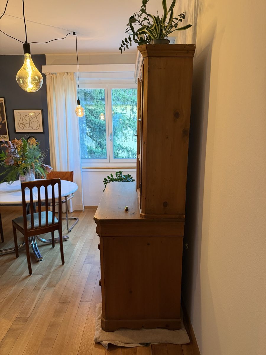 Armadi: Buffetschrank aus Holz mit Vitrine – Usato da Zürich venduto da YA-LE 2