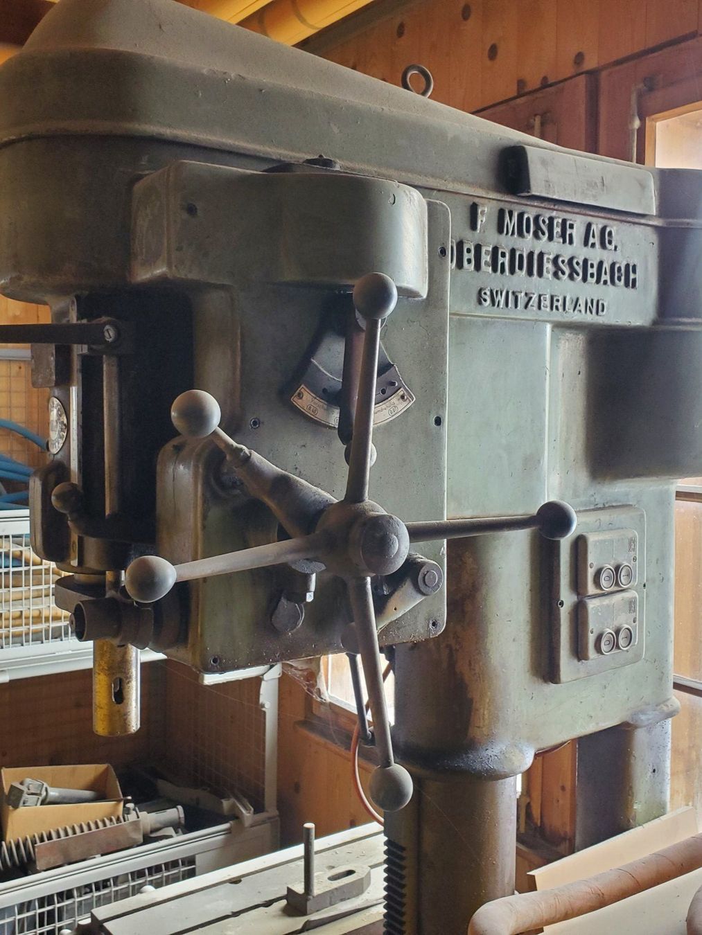 Bohrmaschinen: Ständerbohrmaschine Moser Oberdiessbach – Gebraucht aus Hasliberg Hohfluh von Berg444