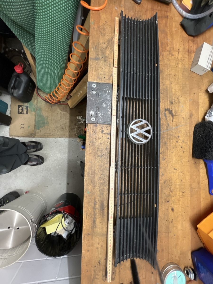Volkswagen Alle Autoersatzteile: VW Golf I Kühlergrill – Gebraucht aus Dürrenäsch von lendsgi75