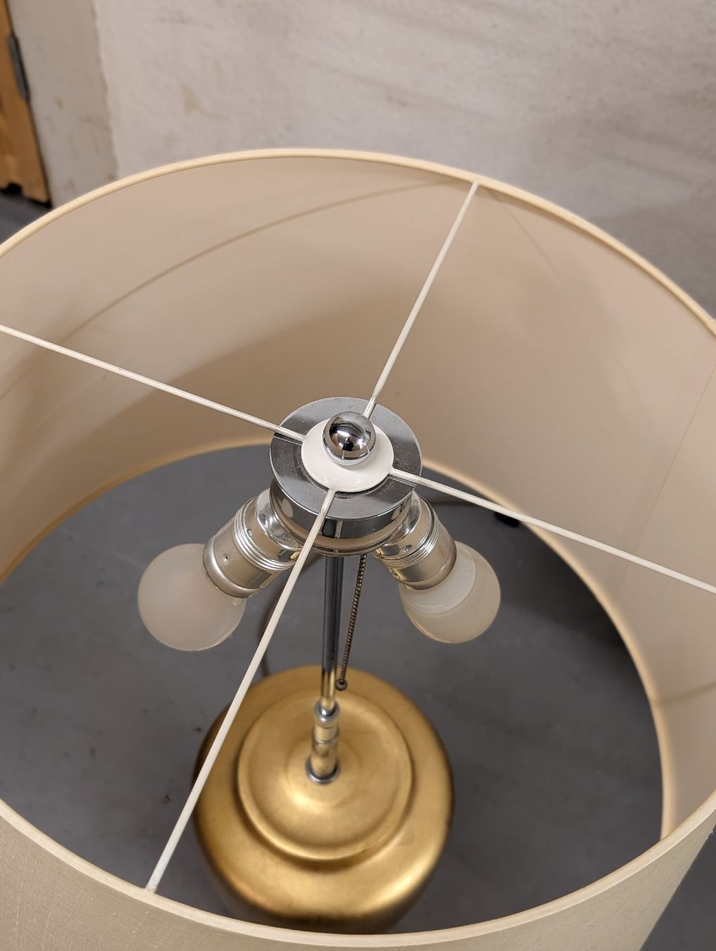 Lampade: Goldige Stehlampe – Usato da Einsiedeln venduto da Tooobias 2