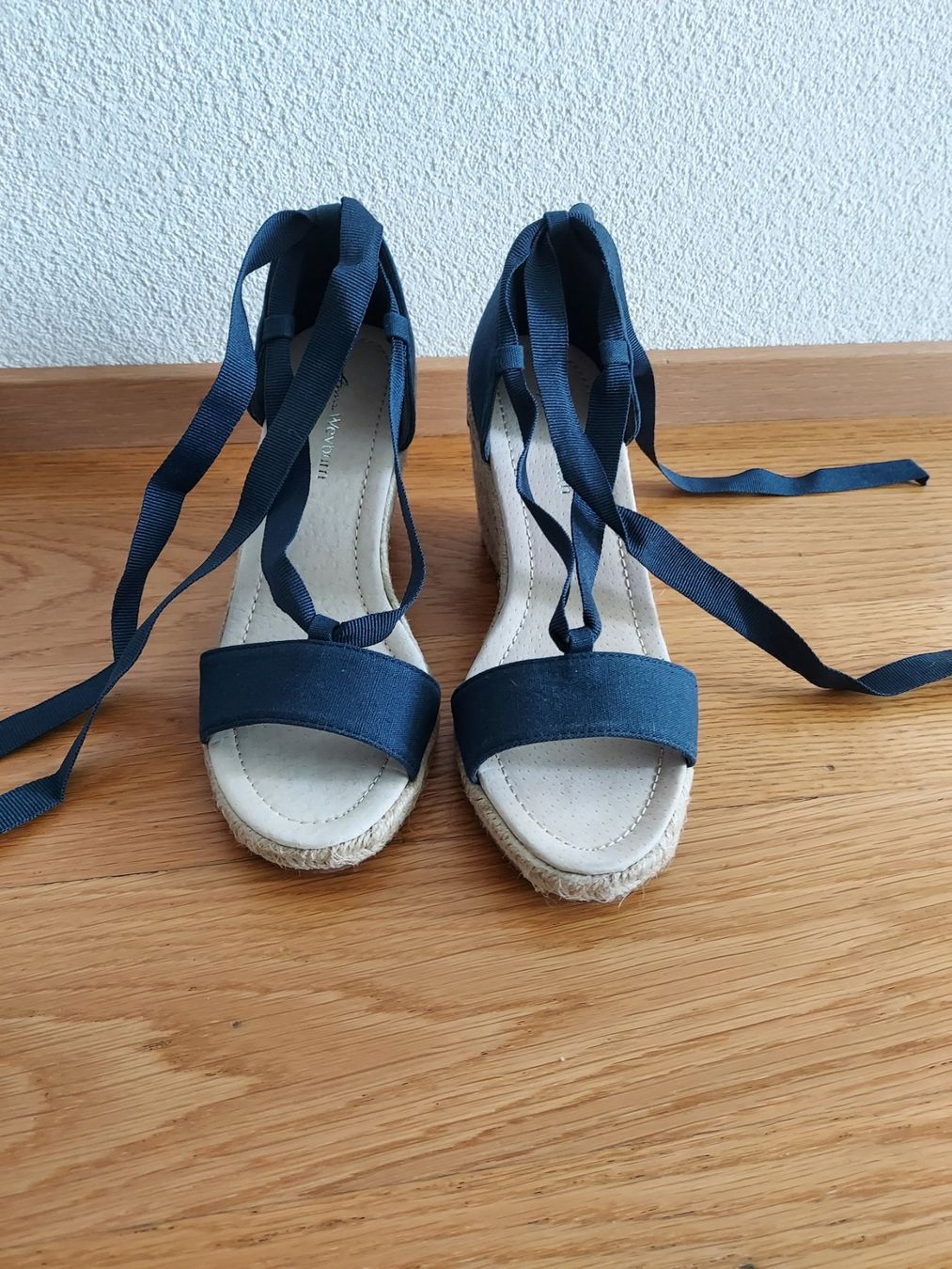 Scarpe da donna: Sandales – Nuovo (secondo la descrizione) da Lausanne venduto da malimar3