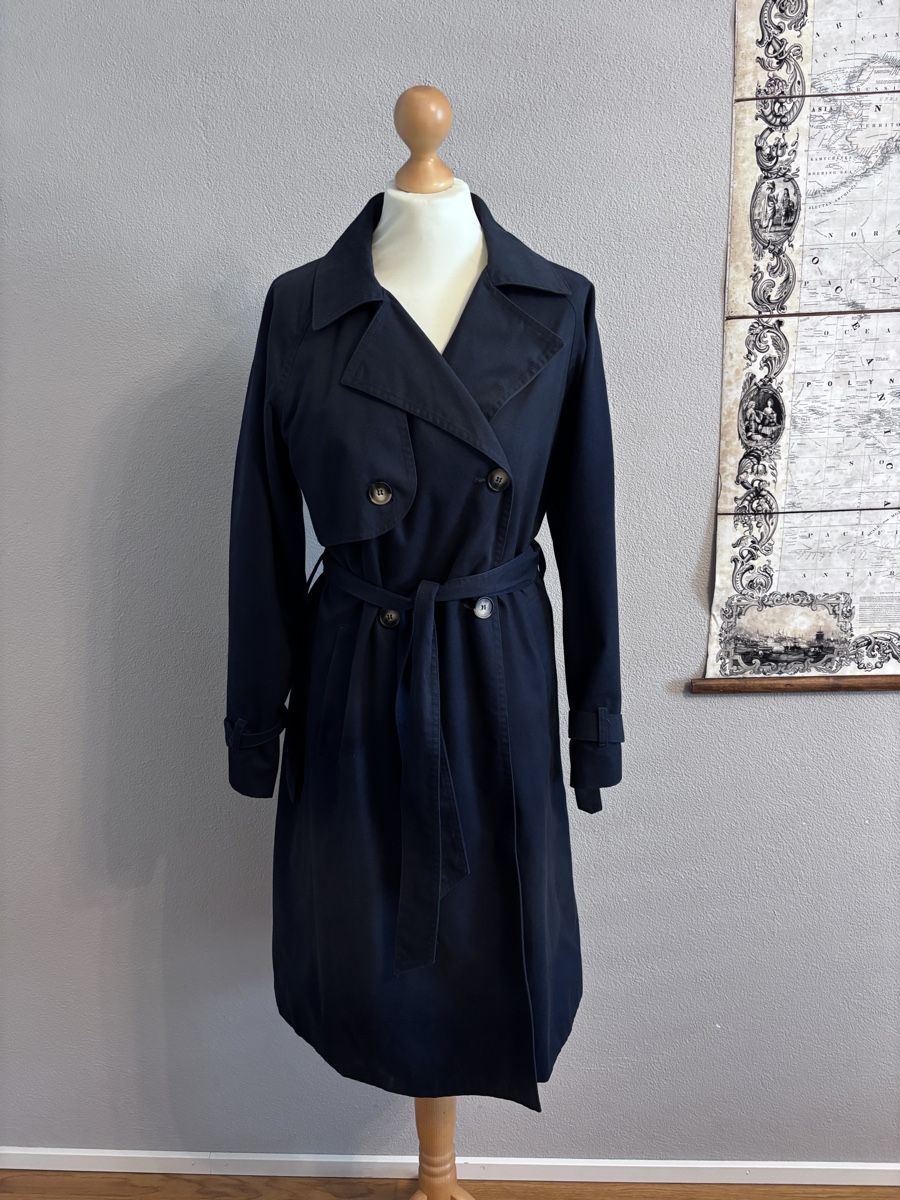 Cappotti: Trenchcoat Marine Blau  – Usato da Zürich venduto da mary_5ln5