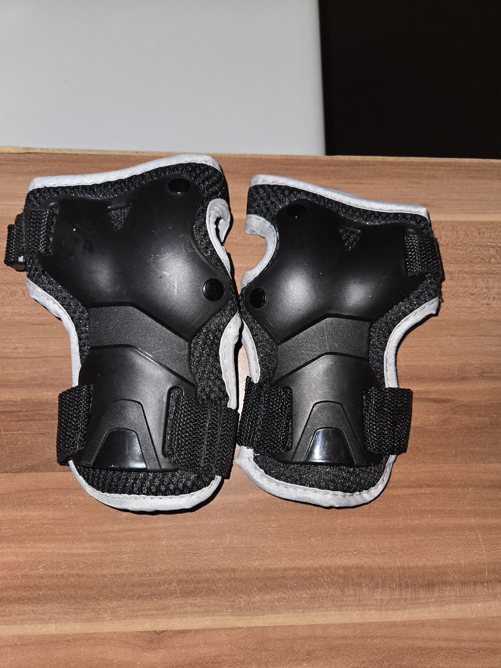 Protezioni & Imbottiture: Skater Hand- Knie- Ellenbogenschoner Set – Nuovo (secondo la descrizione) da Burgdorf venduto da tamaraw03 2
