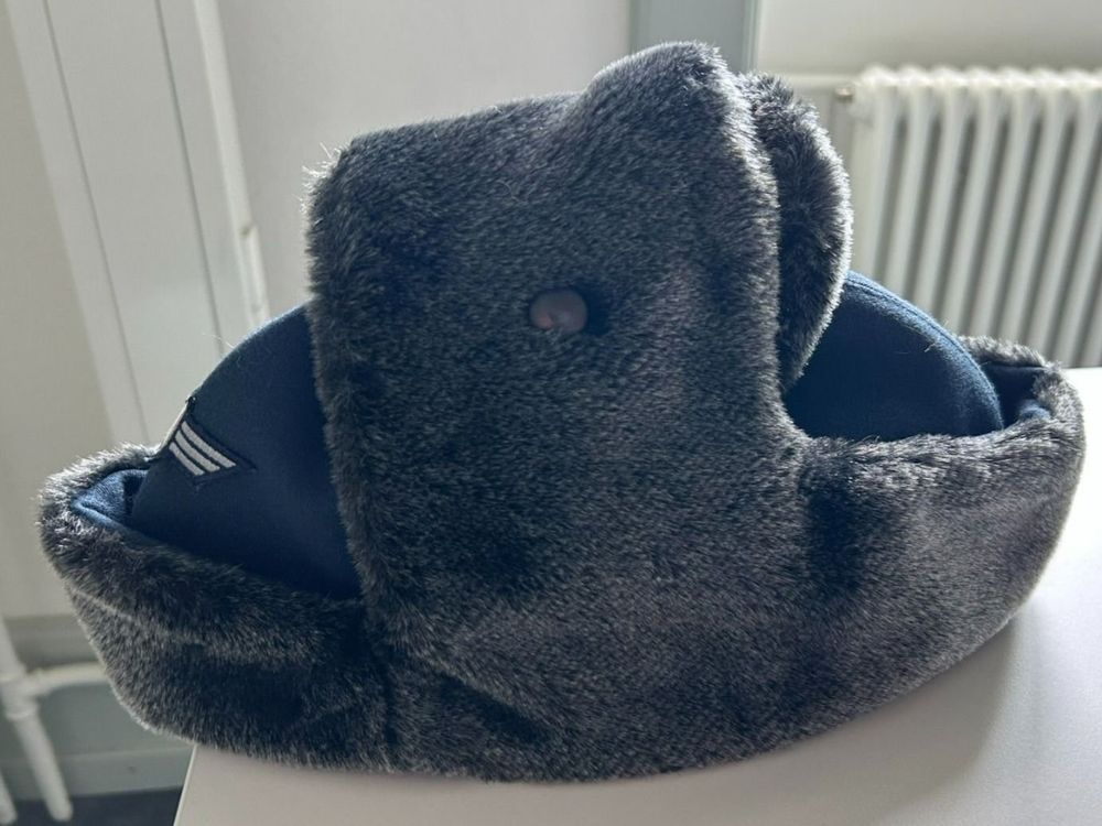 Uniformen: Uniform-Mütze Wintermütze Stapo Zürich Stadtpolizei - RAR! – Neu (gemäss Beschreibung) aus Zürich von kun_d8p9