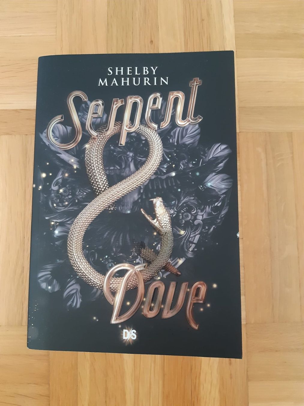 Libri: Serpent and Dove (tome 1) – Usato da Delémont venduto da pau_7s59