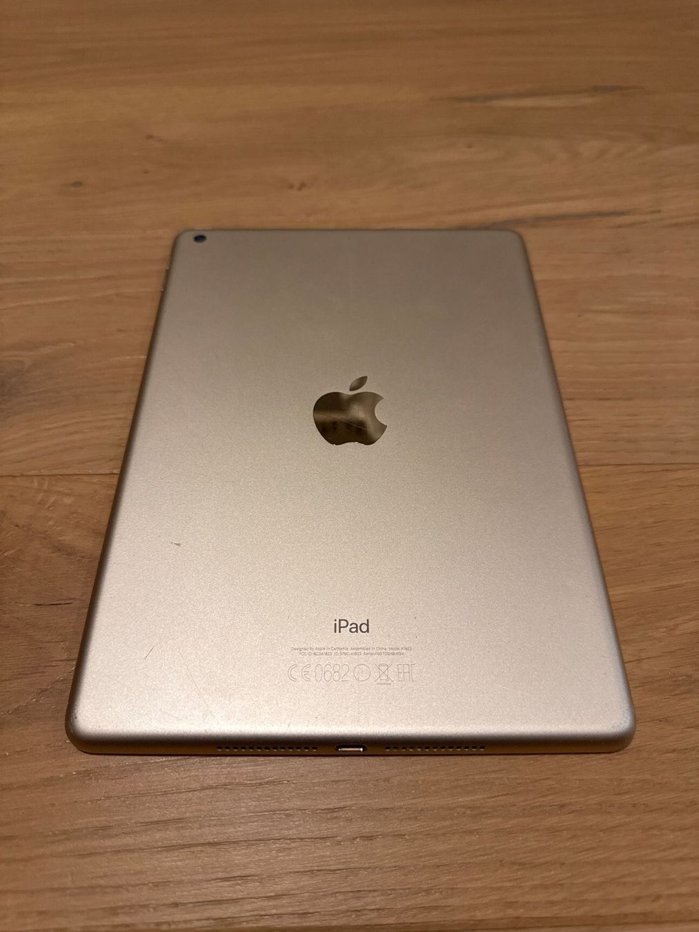 Apple Tablettes PC: iPad 5e génération – 32 Go – Très bon état – D'occasion à Gland par fmo_7cff 1