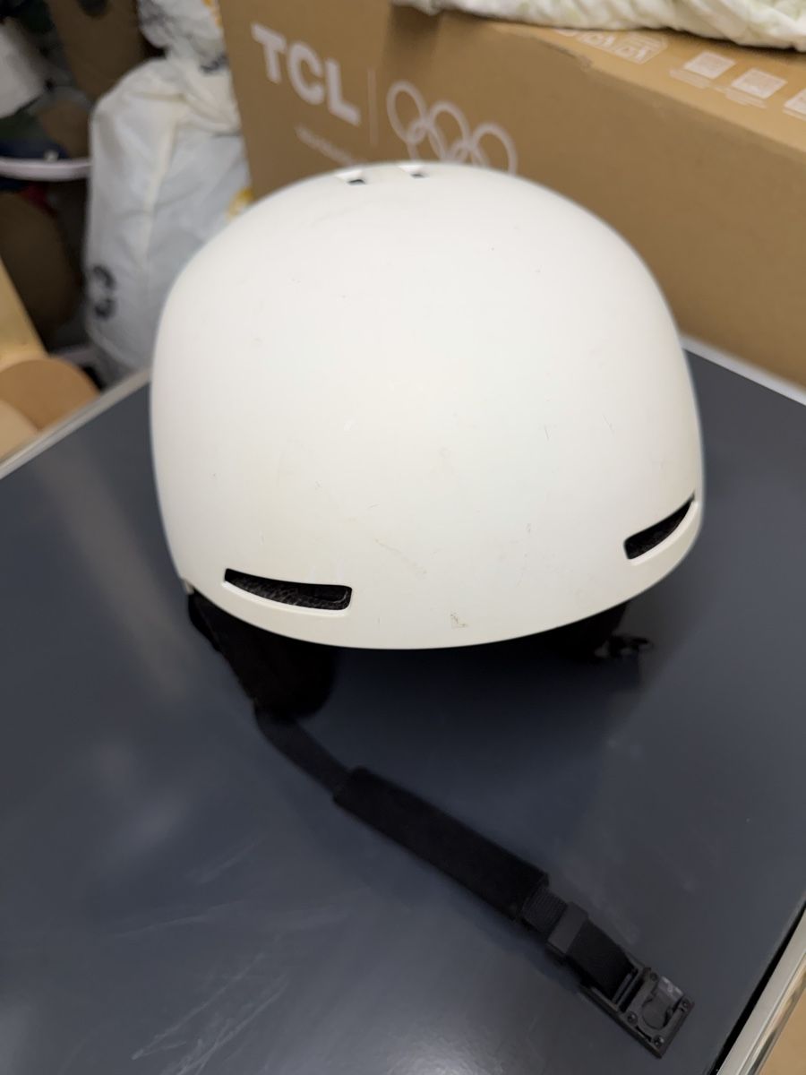 Oakley Helme: Oakley Skihelm MOD1 weiss mit Mips System gebraucht – Gebraucht aus Zürich von shenhua 2