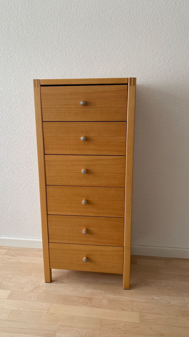 Cassettiere: Kommode mit 6 Schubladen, Buchenholz. – Usato da Thun venduto da and_275y
