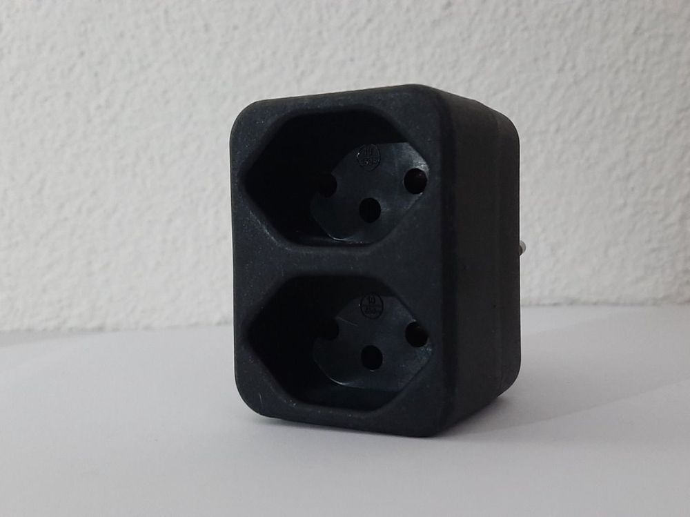 Wasserdichter Doppelstecker 2P+T In Grau – IP54, NF-zertifiziert, Schnelle Klickverbindung