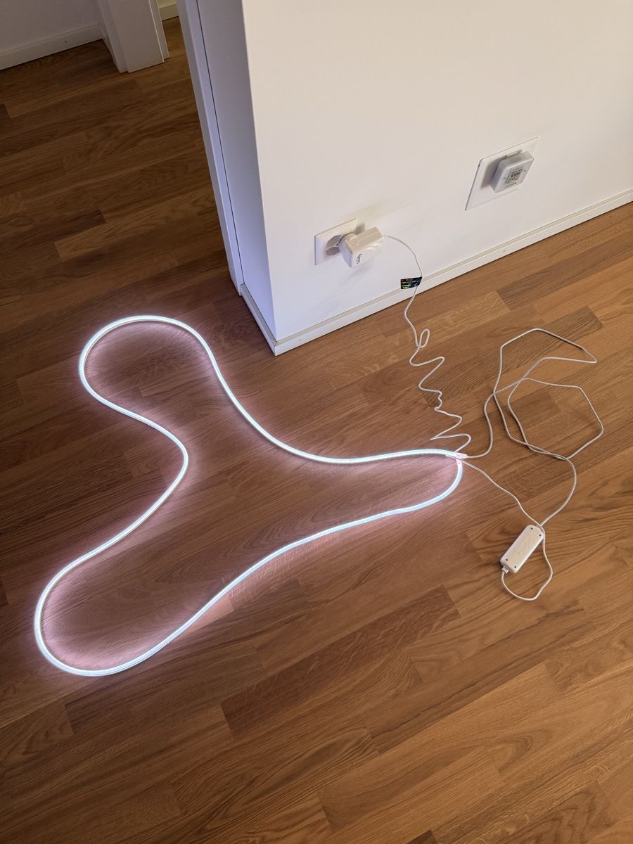 Guirlandes lumineuses: Twinkly Flex 300 cm – Neuf (Voir description) à Zürich par miv_9l2l