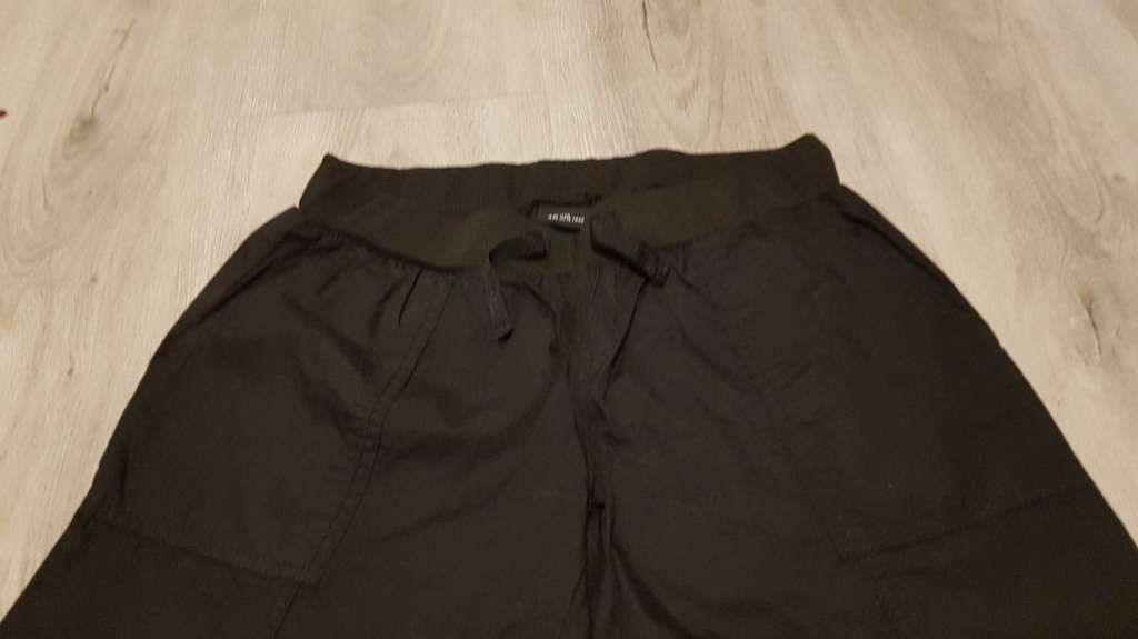 Pantalons: Caprihosen   M – D'occasion à Bätterkinden par Elefantenzoo 1