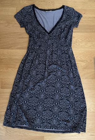 Damenkleid schwarz grau gemustert mit Spitze Grösse S