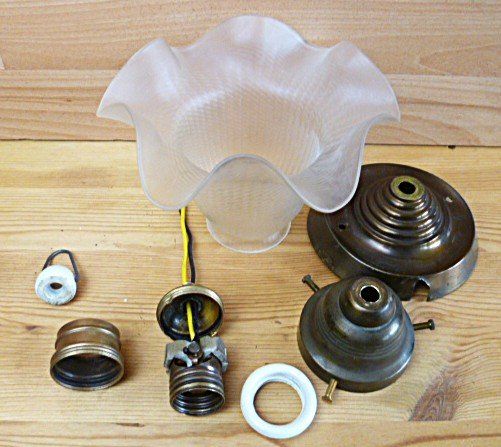 Lampen: Antike Messing - Deckenlampe mit Schirm – Gebraucht aus Effretikon von Heimstudio 6