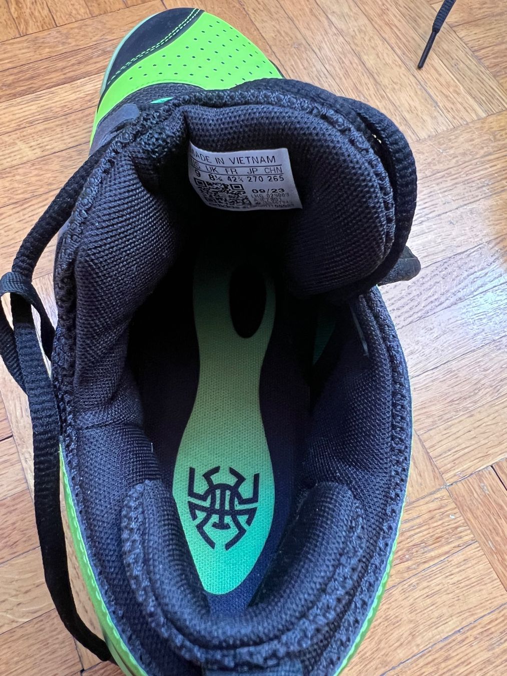 Adidas Scarpe da uomo: Adidas Performance D.O.N. ISSUE 5 - 42 2/3 - Etat de neuf – Nuovo (secondo la descrizione) da St-Sulpice VD venduto da nostronemo 6