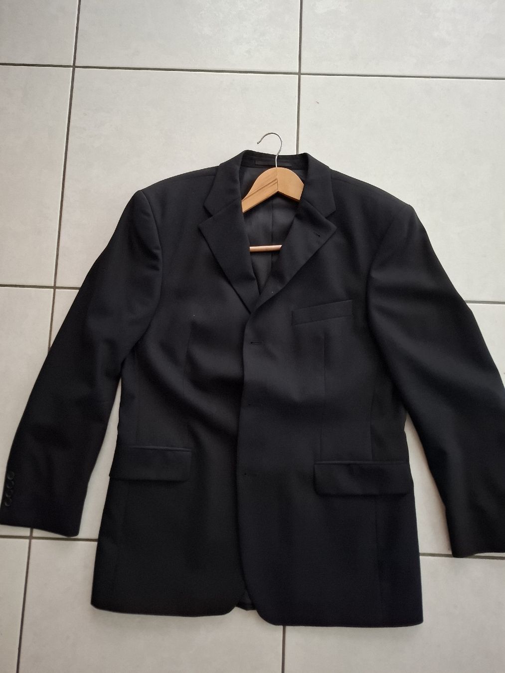 Completi: Herrenanzug Strellson schwarz – Nuovo (secondo la descrizione) da Diegten venduto da Fashion017