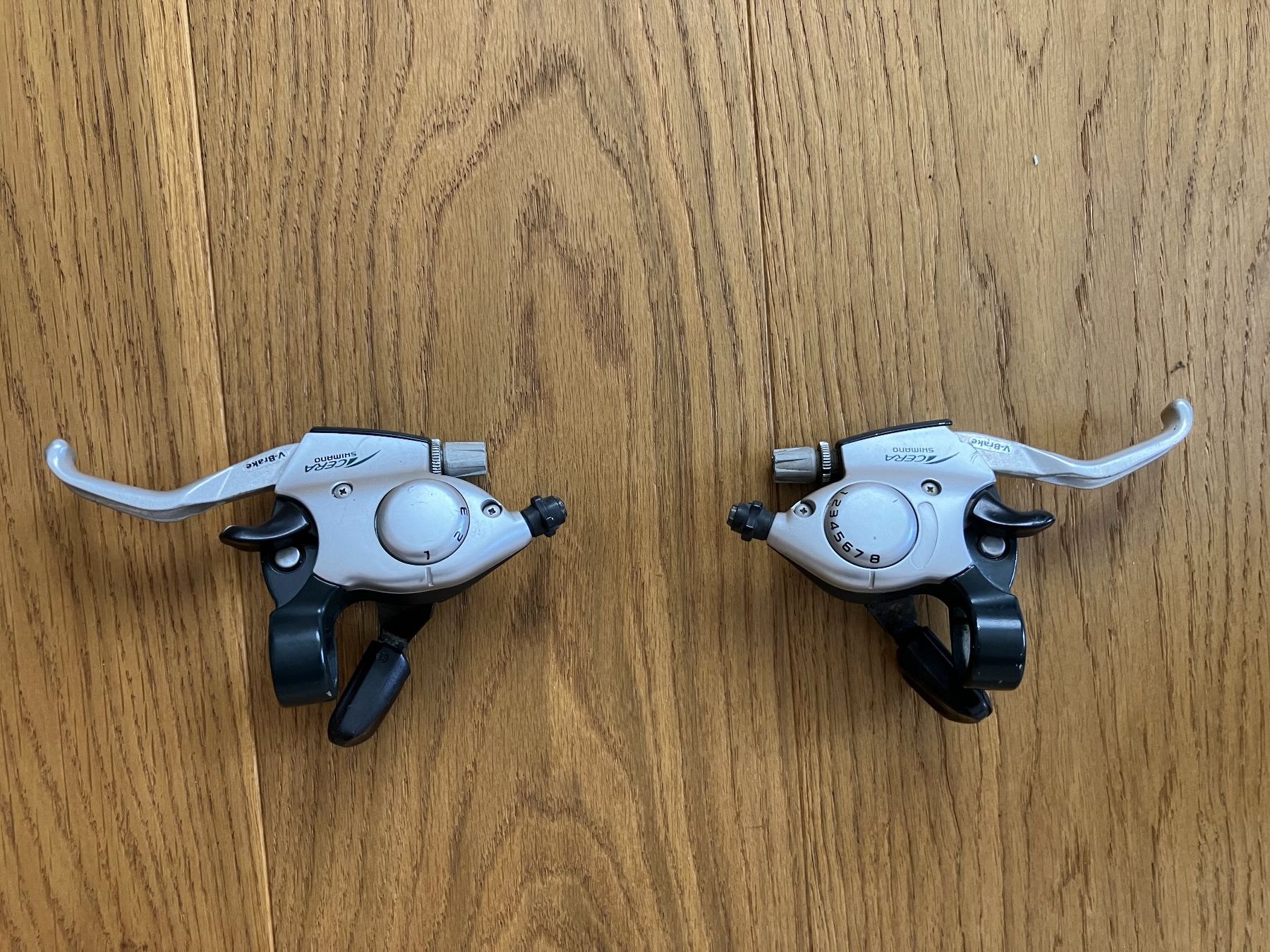 Pezzi di ricambio: Shimano Acera Brems/Schaltgriffe – Usato da Obermumpf venduto da Estrela67