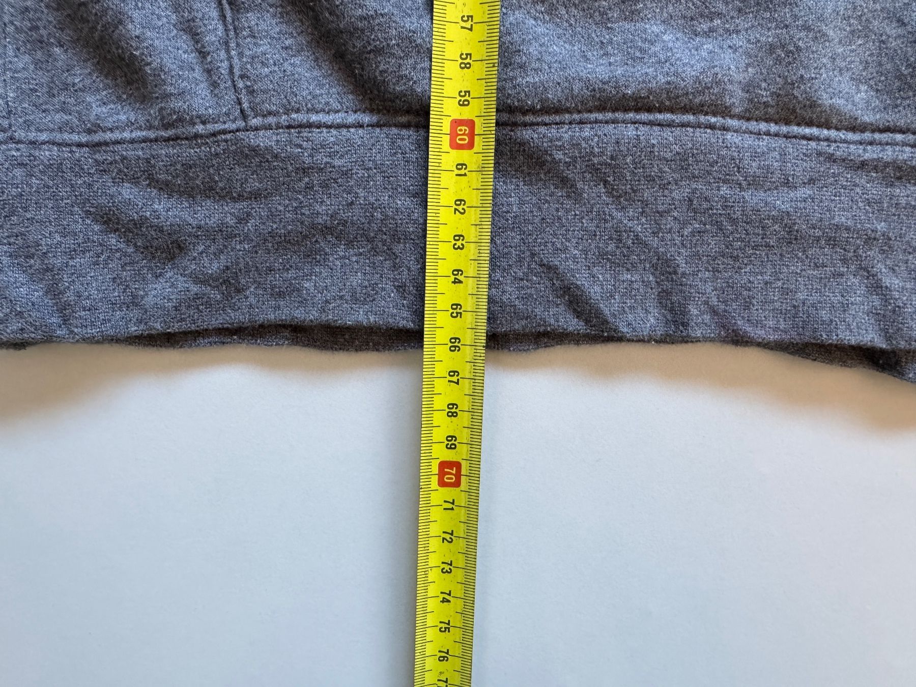 Nike Pullover & Sweatshirts: Nike Sweatshirt hoodie pullover MEN Sz M embroidered logo – Gebraucht aus Neuchâtel von _Easy_to_Find_ 4