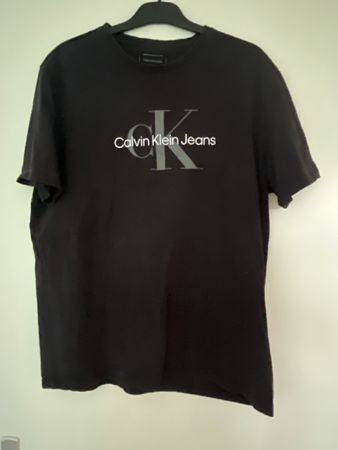 T-shirt Calvin Klein Jeans noir taille M bon état