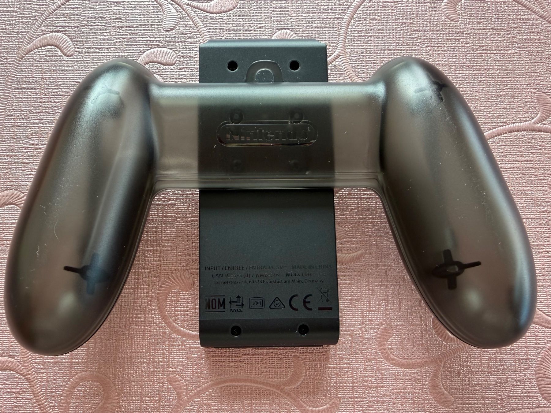 Nintendo Controller: Joy-Con Charging Grip - Nintendo Switch – Usato da Reichenbach i. K. venduto da basangi 2