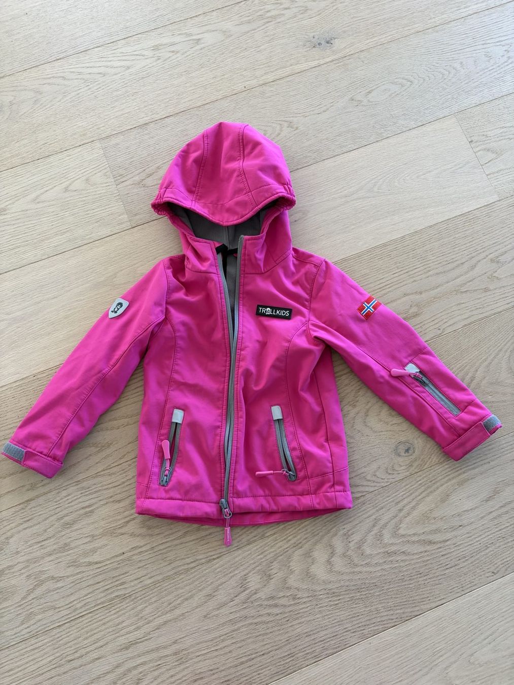 Trollkids Giacche & Cappotti: Trollkids Softshelljacke pink Gr. 110 – Usato da Affoltern am Albis venduto da TanGotan