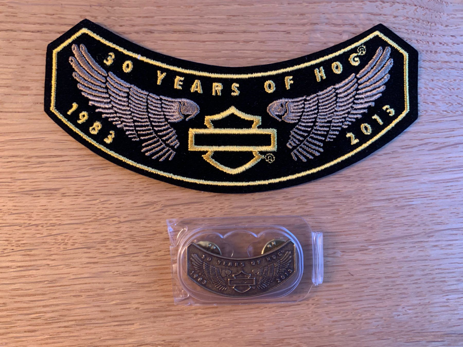 Harley-Davidson Toppe: Harley Owners Group 2013 Patch mit Pin, Top Zustand – Nuovo e nell'imballaggio originale da Sarmenstorf venduto da habasa