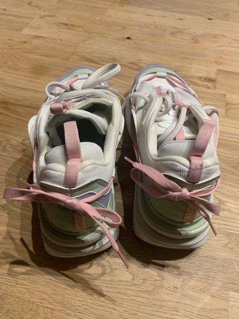Nike Damenschuhe: Nike Air Max Furyosa – Gebraucht aus Dietlikon von gormiti10 2