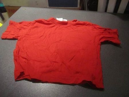 T-Shirt Grösse 80, rot