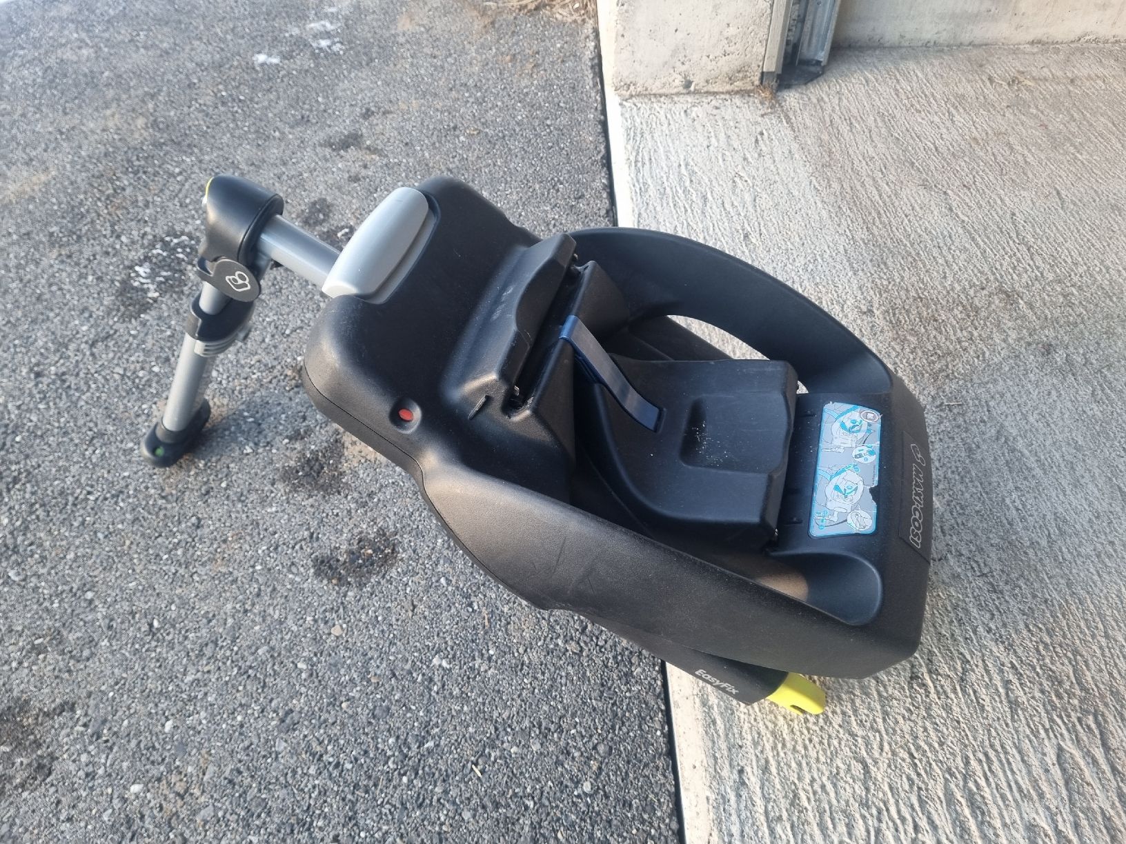 Maxi-Cosi Auto-Kindersitze: Maxi Cosi EasyFix Basis-Station – Gebraucht aus Reichenbach im Kandertal von zeh_m5wg 2