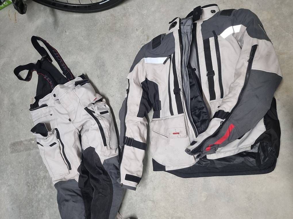Kleiderpakete: Rev'it Sand3 Motorrad Textil-Kombi – Gebraucht aus Biberist von MrCoffeetime