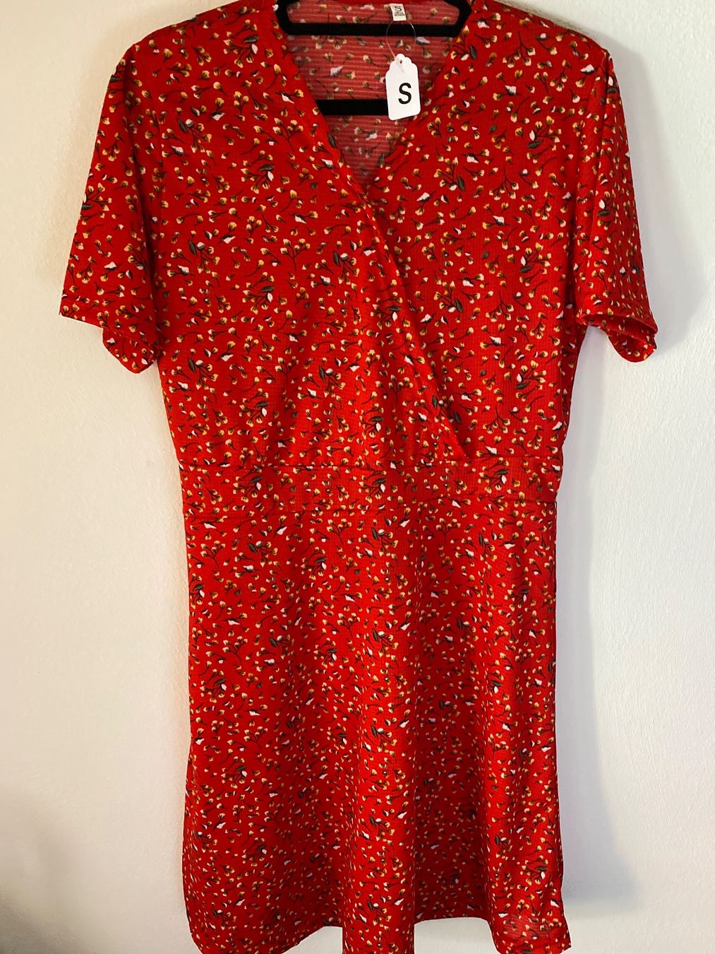 Vestiti: SOMMERKLEID-DAMEN-ROT – Usato da Meienried venduto da ManuelaBoutique