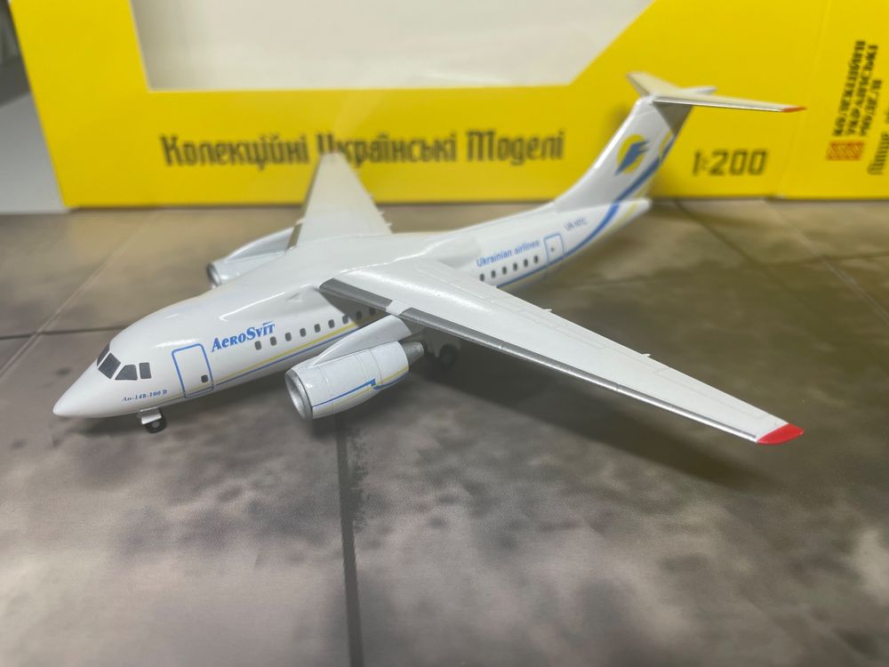 Antonov An-148 Aero Svit Ukraine UR-NTC 1/200 | Kaufen auf Ricardo