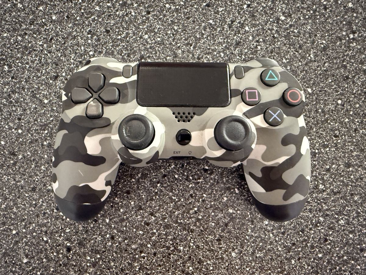Sony Controller: PlayStation 4 Controller PS4 Camouflage Grau Top Zustand! – Gebraucht aus Oberbuchsiten von PSH1980