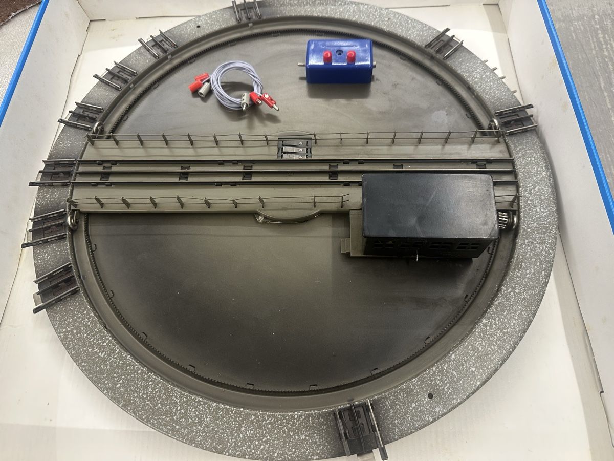 Märklin Modellini di ferrovie: Märklin 7186 Drehscheiben-Garnitur – Usato da Lupsingen venduto da New-Haven
