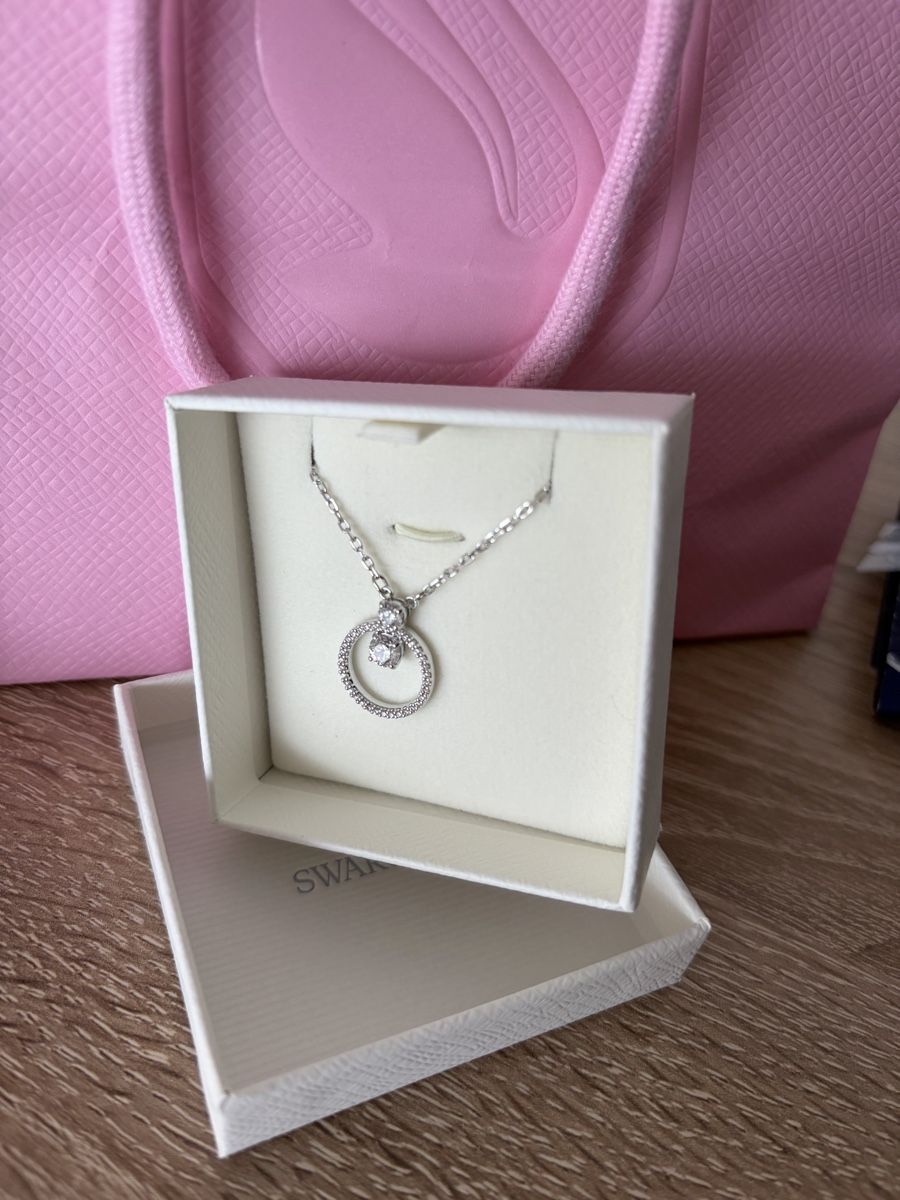 Swarovski Catenine: Swarovski Kette mit Anhänger NEU – Nuovo e nell'imballaggio originale da Hünibach venduto da Falken83
