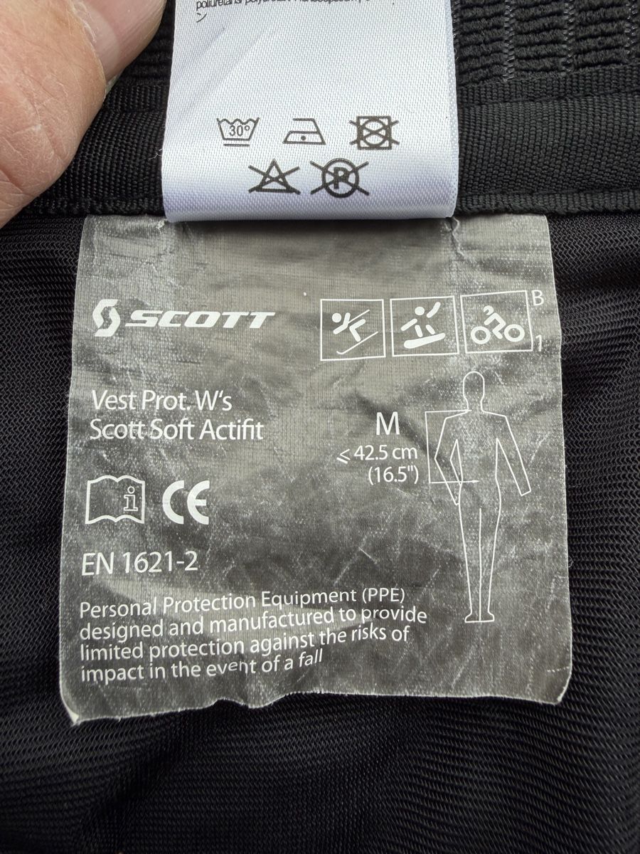 Protezioni & Imbottiture: Scott Protect Vest Soft Actifit Gr M Protektorweste Bikerwes – Usato da steffisburg venduto da releve 2