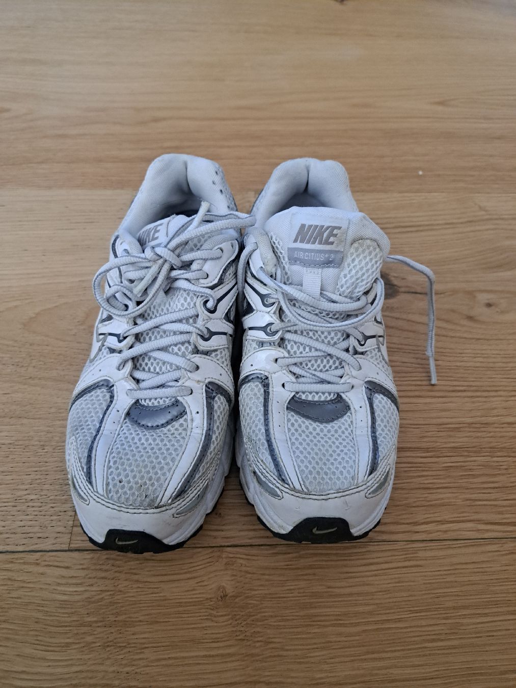 Nike Chaussures femmes: Nike Sneaker – D'occasion à Andwil SG par zue_b9bt 1