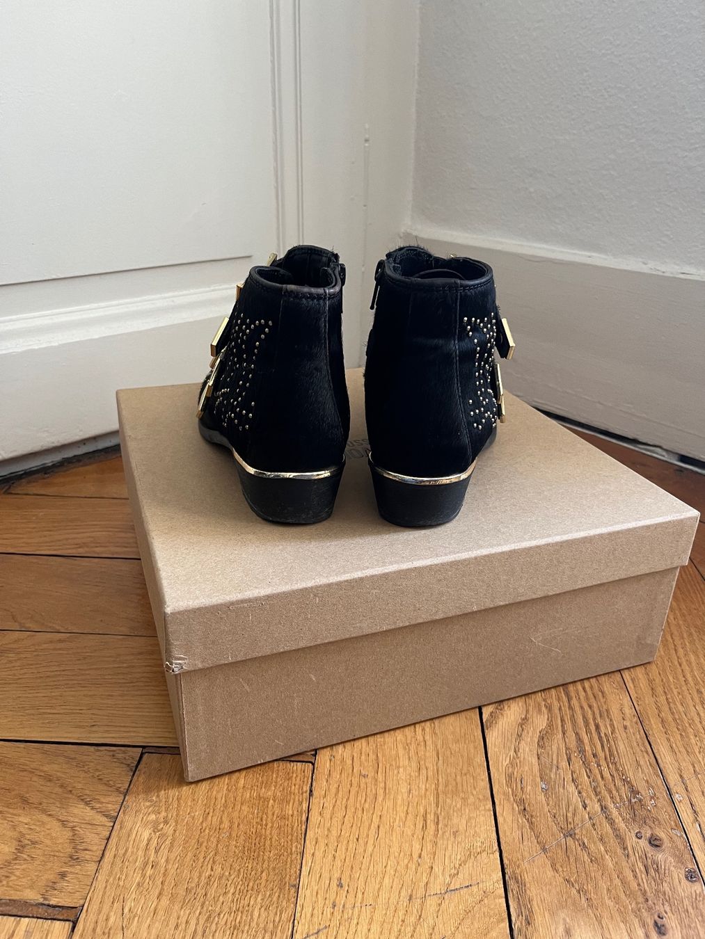 Chaussures femmes: Bottines cloutées Bronx – D'occasion à Lausanne par GildaGys 2