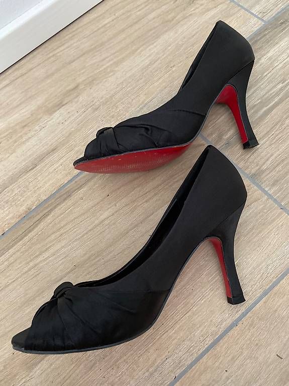 Scarpe da donna: Schwarze Peeptoes Gr. 37 – Usato da Hausen AG venduto da corinne_g 3