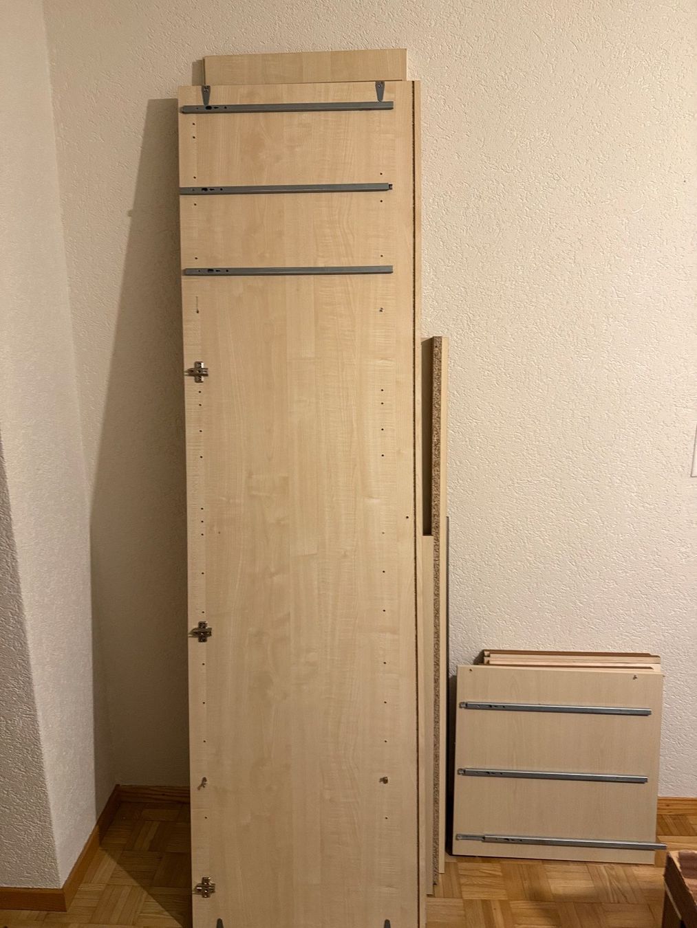 Armadi: Wardrobe/keller storage - no middle door – Usato da Kloten venduto da vla_98tl 2