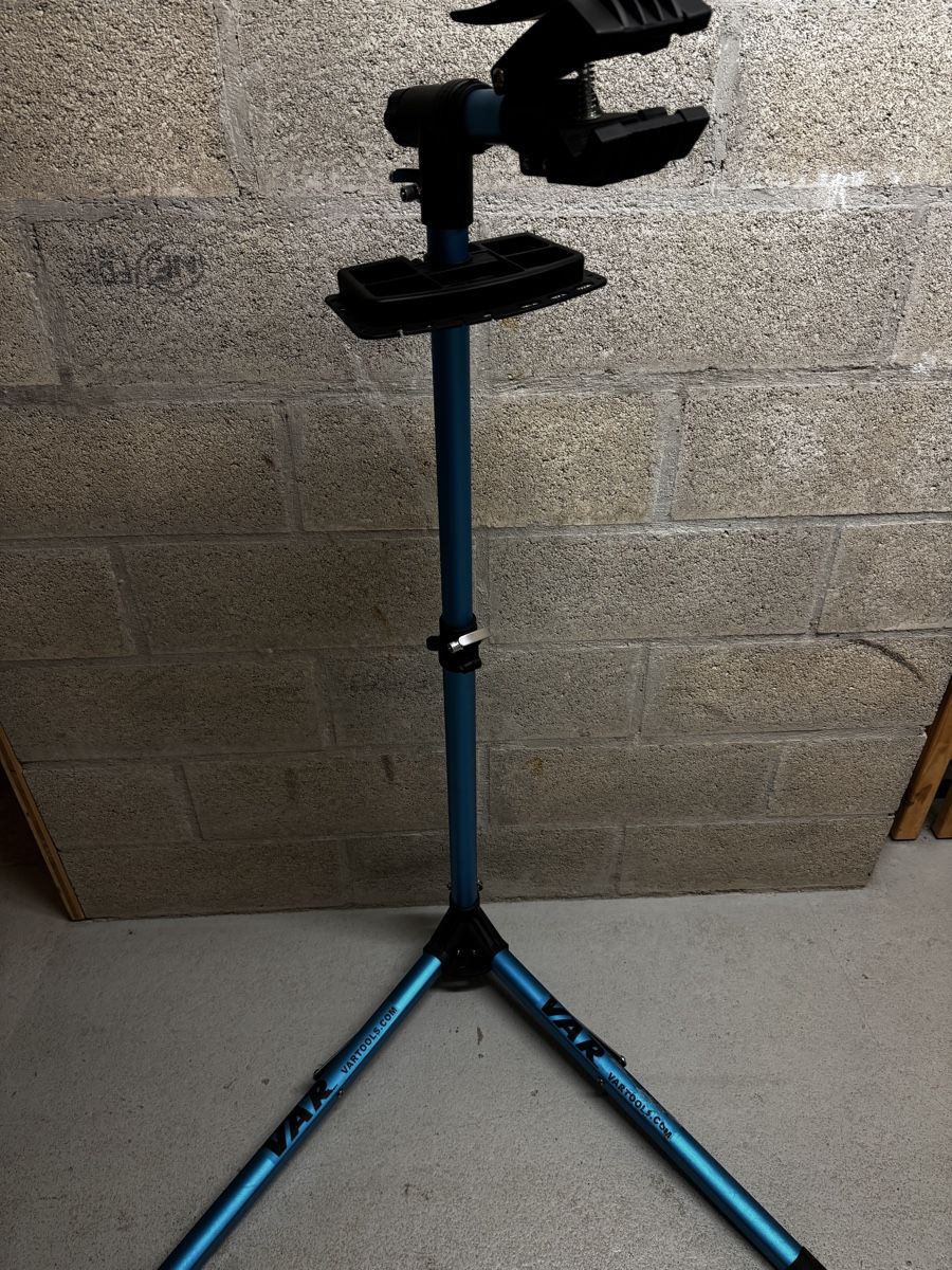 Var Rateliers à velo: Support de réparation de vélos VAR ,vtt électrique ok – D'occasion à Alle par Pitermons