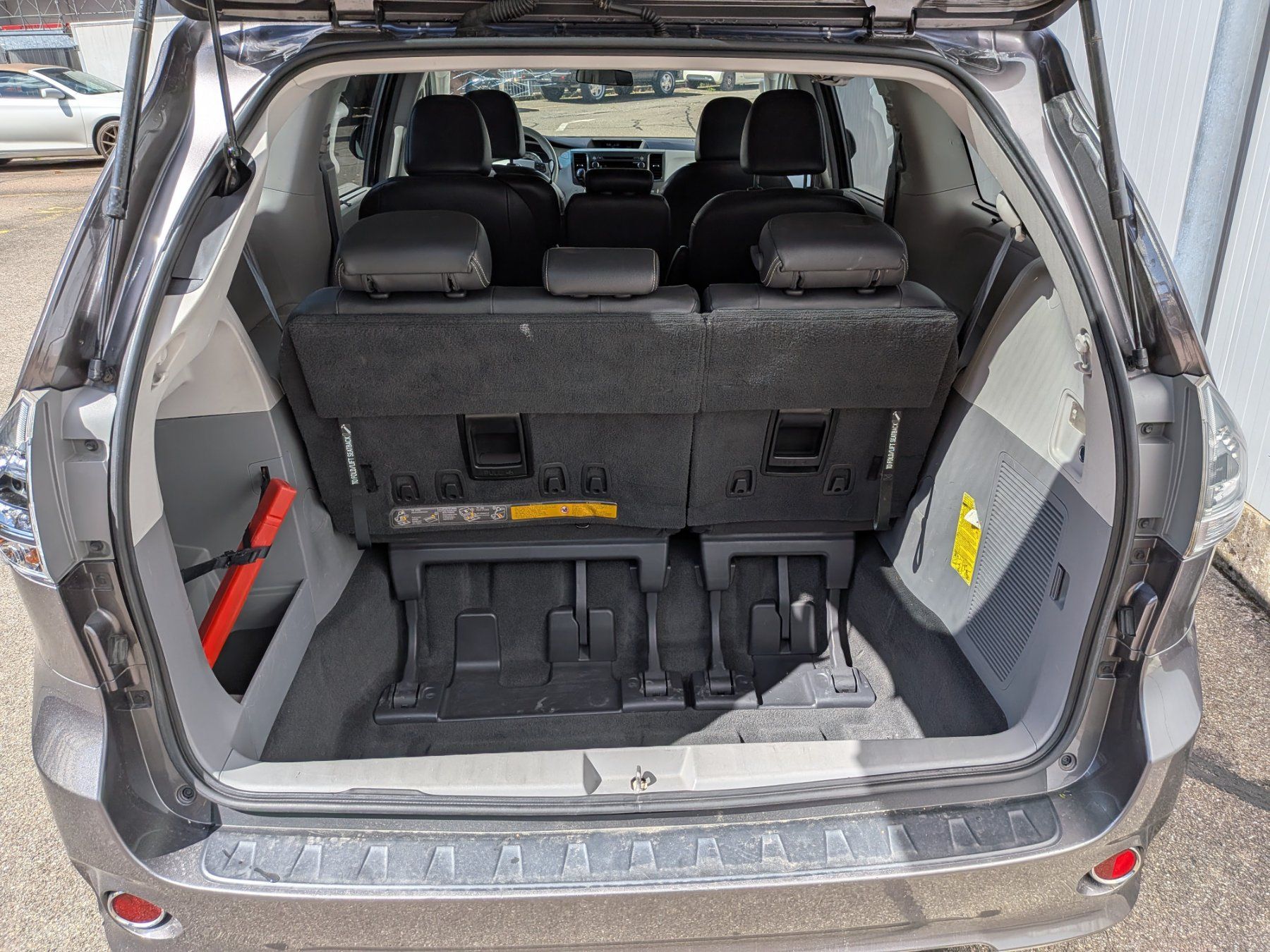 Toyota Automobili: Toyota Sienna SE – Usato da Embrach venduto da family_cars2011 3