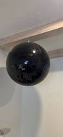 Schwarze grosse Discokugel