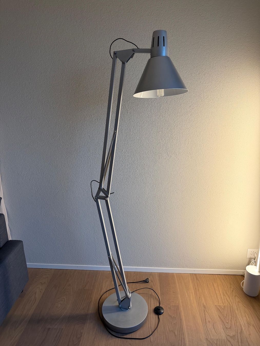 Lampade: Graue Stehlampe Brilliant Winston – Usato da Kloten venduto da canela9