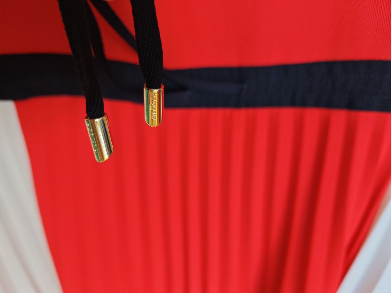 Tommy Hilfiger Kleider: Tommy Hilfiger Kleid mit Plissee, Gr. 34/36 – Neu (gemäss Beschreibung) aus Wädenswil von coconut1289 3